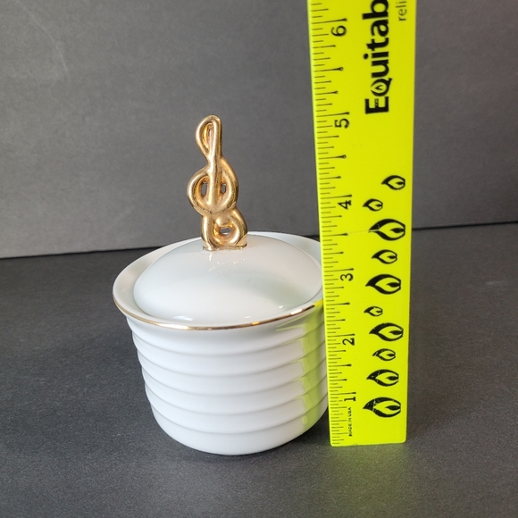 Music Note Trinket Dish Treble Clef Gilded Lid Porcelain Vintage Trinket Jar - Picture 2 of 9